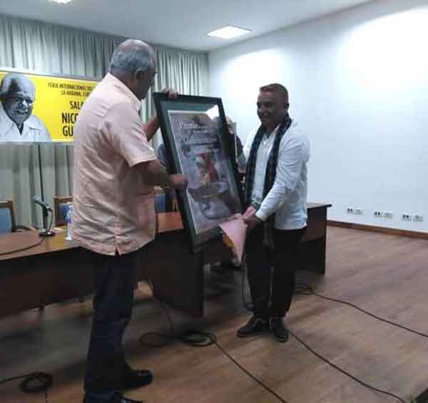 entregan-los-premios-literario-alejo-carpentier-y-nicolas-guillen-2020