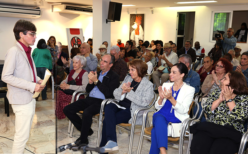 entregan-premios-villanueva-de-la-critica-2023