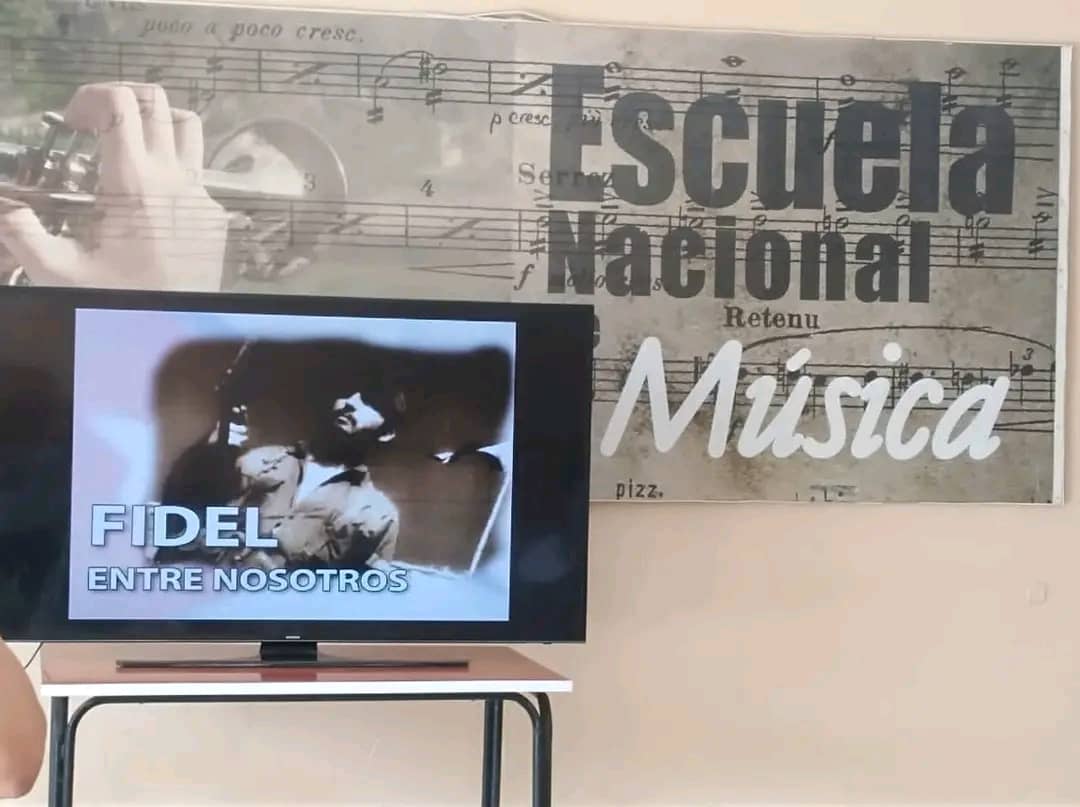 estudiantes-de-musica-rinden-homenaje-a-fidel-castro