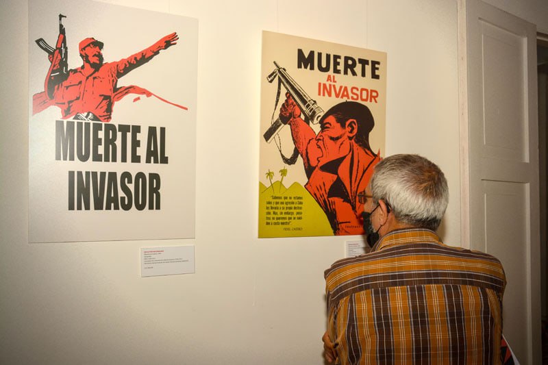 exponen-en-holguin-muestra-de-carteles-sobre-la-revolucion-cubana