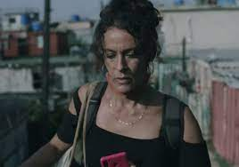 la-mujer-salvaje-con-el-publico-de-la-isla