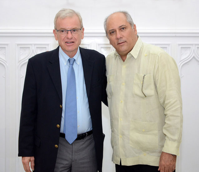 ministro-de-cultura-de-cuba-recibe-al-embajador-de-francia