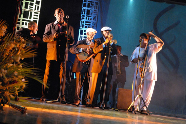 realizaran-gala-bicentenario-en-teatro-tomas-terry