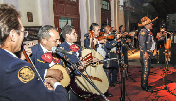 viva-mexico-este-domingo-en-la-pergola